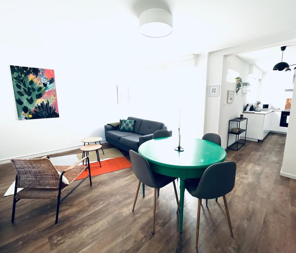 Au Perron Avec Garage Et Balcon A Ribeauville Ngoại thất bức ảnh